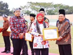 Harkop Ke 78, Bupati Jombang Raih Penghargaan Dari Gubernur Jatim