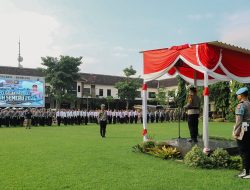 Kapolres Jombang Pimpin Apel Gelar Pasukan Operasi Patuh Semeru 2025