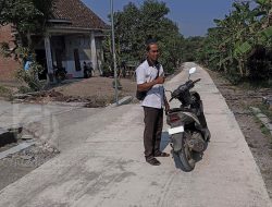 Desa Kabuh Jombang Bangun Gedung Usaha BUMDes dan Jalan Rabat