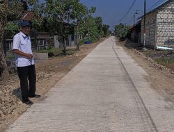 Pemdes Karangpakis Jombang Bangun Jalan Rabat Beton