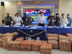 Lanal Banyuwangi Gagalkan Penyelundupan 2.014 Botol Arak di Pelabuhan Ketapang