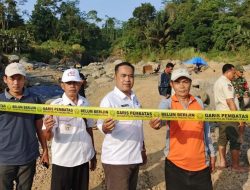 Satpol PP Batang Tutup Tambang Galian C di Kali Kedungmalang