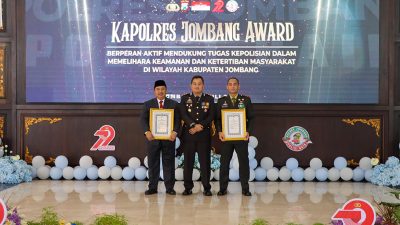 Hari Bhayangkara ke-79, Polres Jombang Berikan Penghargaan Kepada Bupati, Dandim dan Pemenang Lomba