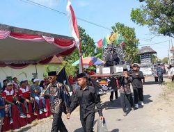 Ribuan Warga Meriahkan Karnaval di Desa Sambirejo Jombang