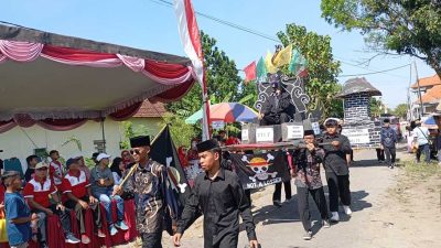 Ribuan Warga Meriahkan Karnaval di Desa Sambirejo Jombang
