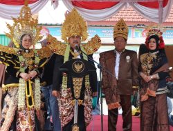 Meriah Karnaval Mobil Hias Hasil Bumi 2025 di Jombang