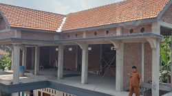 pembangunan-gedung-dua-lantai-dari-dana-desa-di-jombang