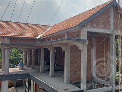 Dana Desa : Pemdes Jarakkulon Bangun Jalan dan Gedung Dua Lantai Untuk Posyandu-BUMDes