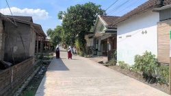 proyek-pembangunan-jalan-rabat-beton-di-desa-plabuhan-jombang