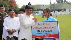 Penyerahan-Bonus-Prestasi-Porprov-2025-di-Jombang (2)