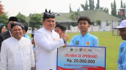 Penyerahan-Bonus-Prestasi-Porprov-2025-di-Jombang (3)
