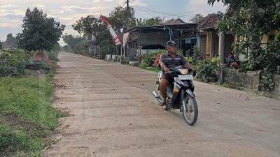 Pemdes Jatiduwur Jombang Bangun Jalan Rabat Beton