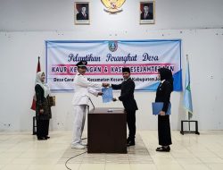 Kades Carangrejo Jombang Lantik Kaur Keuangan dan Kasi Kesra