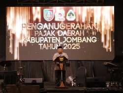Bupati Jombang Warsubi Apresiasi Wajib Pajak dan Desa Taat Pajak Dalam Anugerah Pajak 2025