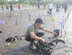 Ribuan Peserta Sukseskan Gotong Royong Tanam Pohon dan Bersih Sungai di Jembrana