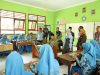 Bupati dan Kepala Disdikbud Jombang Tinjau Program MBG di SMPN 1 Sumobito