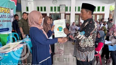 Pemdes Sumberjo Jombang Bagikan 697 Sertifikat PTSL, Disambut Gembira Oleh Warga