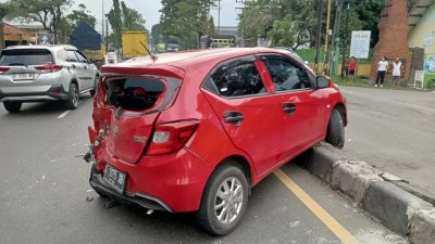 Kecelakaan Beruntun di Jalur Peterongan-Jombang, Truk Tabrak Brio dan Panther