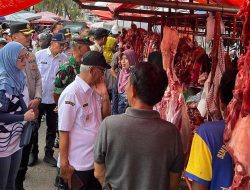 Wawali Lubuk Lingau Pantau Harga Sembako di Pasar Inpres