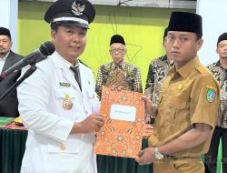 Pelantikan Perangkat Desa Perak Jombang : Upaya Peningkatan Kinerja & Efektivitas Pelayanan