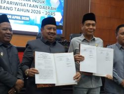 DPRD Jombang Bahas Raperda Riparkab