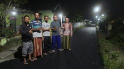 pembangunan-jalan-hotmix-di-desa-gumulan-jombang