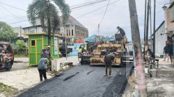 pembangunan-jalan-hotmix-di-desa-sumberjo-jombang