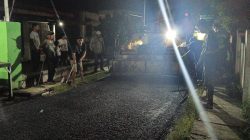 Pemdes Gumulan Jombang Bangun Jalan Hotmix