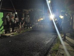 Pemdes Gumulan Jombang Bangun Jalan Hotmix