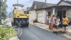 proyek-jalan-hotmix-di-desa-sumberjo-jombang-jatim