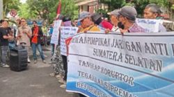 Jakor Geruduk Kantor Gubernur Sumsel, Tuntut Kepala Disperkim Dipecat
