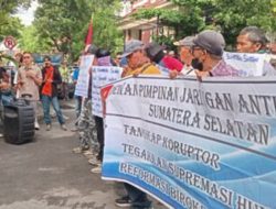 Jakor Geruduk Kantor Gubernur Sumsel, Tuntut Kepala Disperkim Dipecat