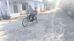 pembangunan-jalan-paving-di-desa-gongseng-jombang