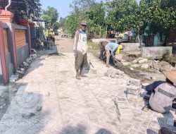Pemdes Gongseng Jombang Bangun Jalan Paving Melalui Program ‘Mantra’
