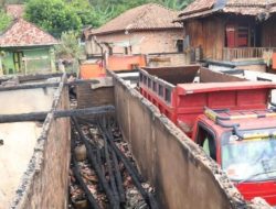 Korsleting Listrik, Dua Rumah di Muara Enim Ludes Terbakar