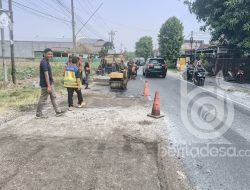 Dikerjakan Asal-Asalan, Proyek Tambal Sulam Jalan Provinsi di Jombang Bikin Warga Kecewa