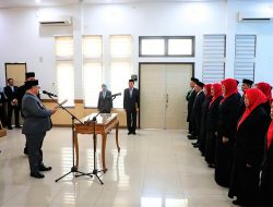 Bupati Warsubi Lantik 25 Pejabat Lingkup Pemkab Jombang