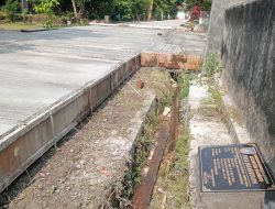 Pemdes Jarakkulon Jombang Realisasikan Program Mantar Untuk Bangun Jalan Lingkungan