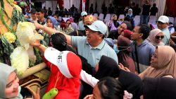 karnaval-mobil-hias-dan-hasil-bumi-hut-ke-81-ri-di-jombang (10) karnaval-mobil-hias-dan-hasil-bumi-hut-ke-81-ri-di-jombang (10)