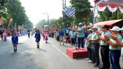 karnaval-mobil-hias-dan-hasil-bumi-hut-ke-81-ri-di-jombang (14) karnaval-mobil-hias-dan-hasil-bumi-hut-ke-81-ri-di-jombang (14)
