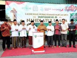 Sambut Muktamar ke-35 NU, Bupati Warsubi Resmikan Posko Ramah Muktamirin di Pasar Ngrawan Jombang