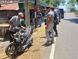 Rem Blong, Motor Vario Hantam Warung di Pacet Mojokerto Akibatnya 3 Orang Terluka