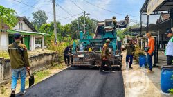 pembangunan-jalan-aspal-hotmix-di-desa-ngumpul-jombang (3)