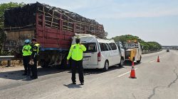 Tragedi KM 616 Tol Madiun: Minibus Suporter PSS Sleman Tabrak Tronton, 4 Tewas
