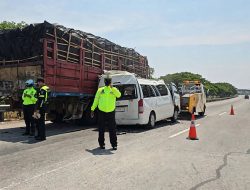 Tragedi KM 616 Tol Madiun: Minibus Suporter PSS Sleman Tabrak Tronton, 4 Tewas